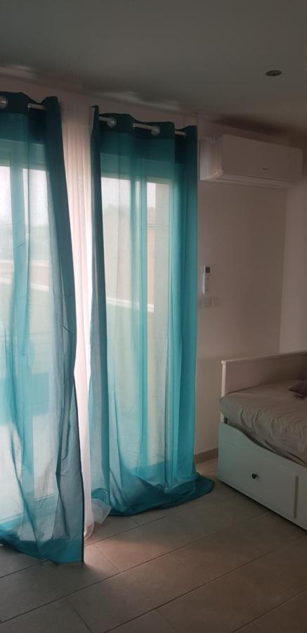 Dependance 29M2 Climatisee Apartment Saint-Gilles  Exterior photo
